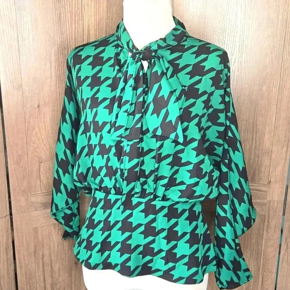 Geometric Green and Black Women's Top blouse - Picture 2 of 10